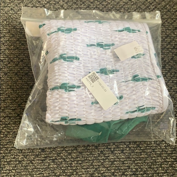 Bathing Suit 👙☀️🌵 - Picture 7 of 8